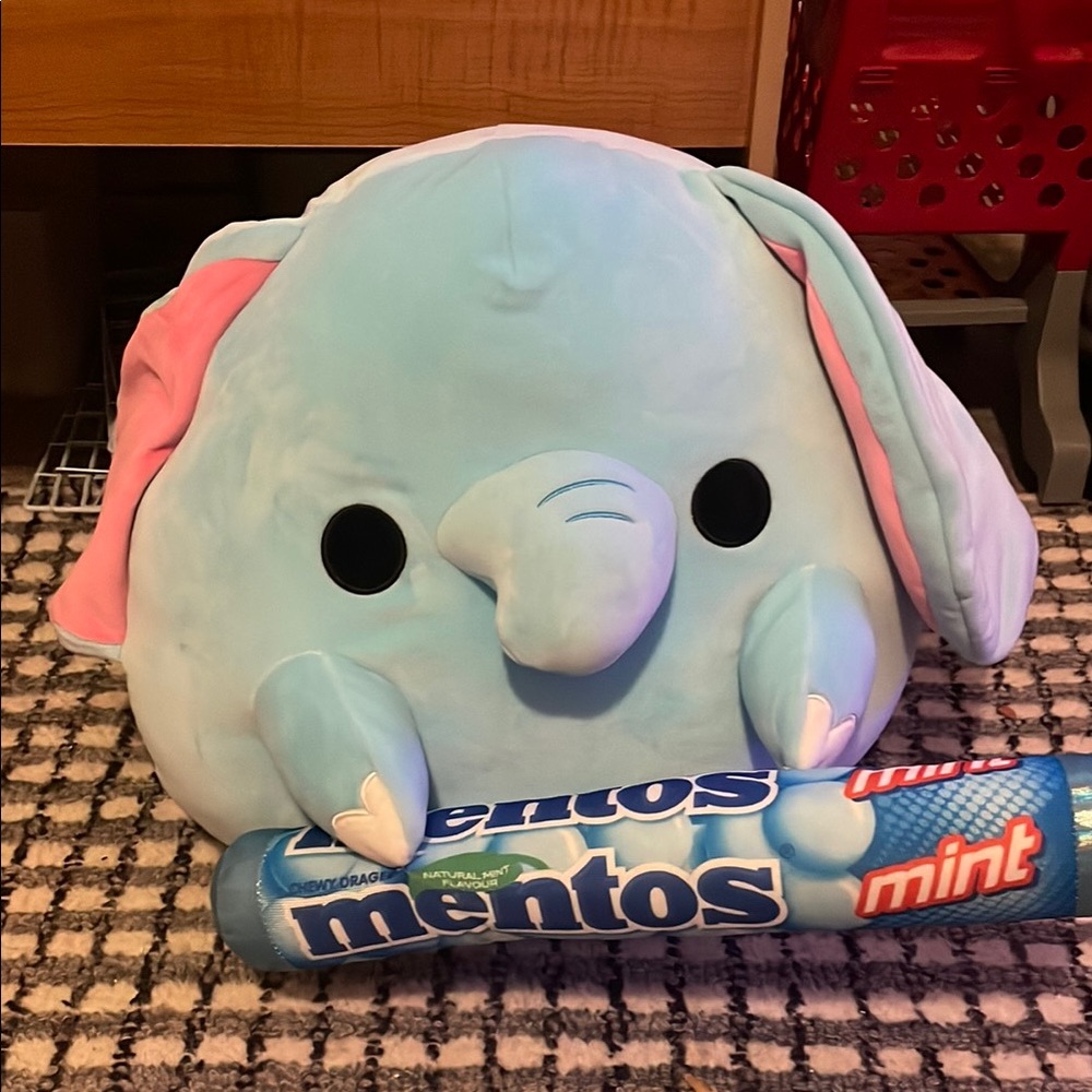 Snackles Blue Elephant Mentos!
